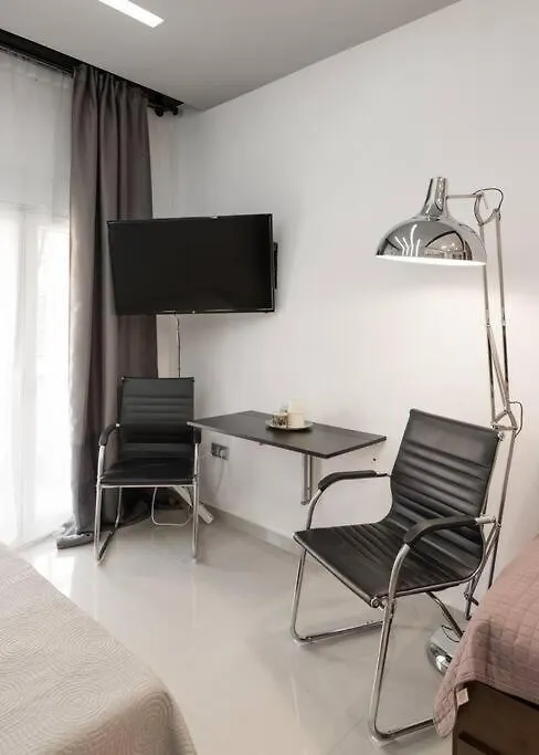 Modern Office Apartment.Wifi,2A/C,Luxury Fur/Tures Salonic Apartament