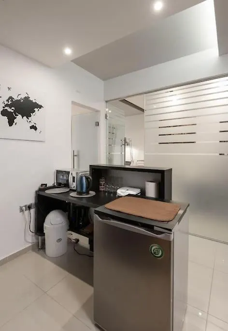 Modern Office Apartment.Wifi,2A/C,Luxury Fur/Tures Salonic Apartament