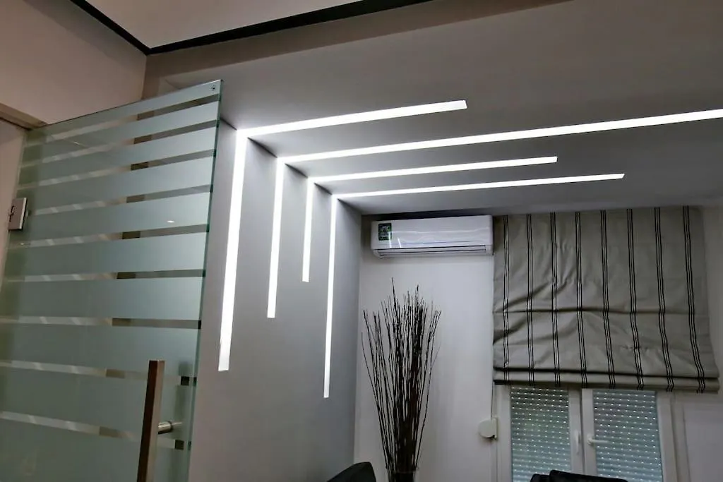 Modern Office Apartment.Wifi,2A/C,Luxury Fur/Tures Salonic Apartament